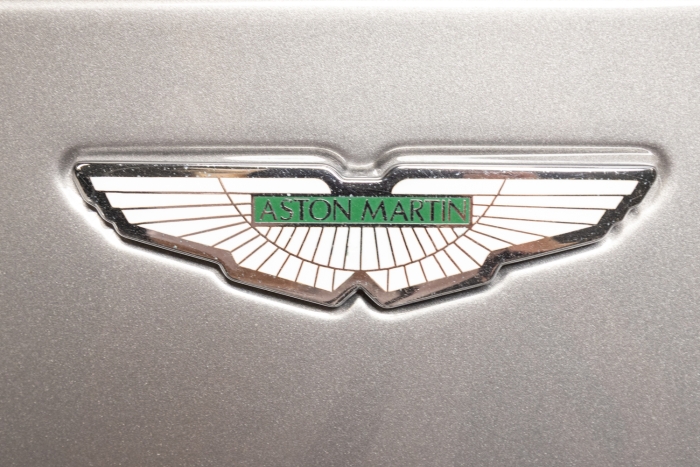 Aston Martin Vanquish V12