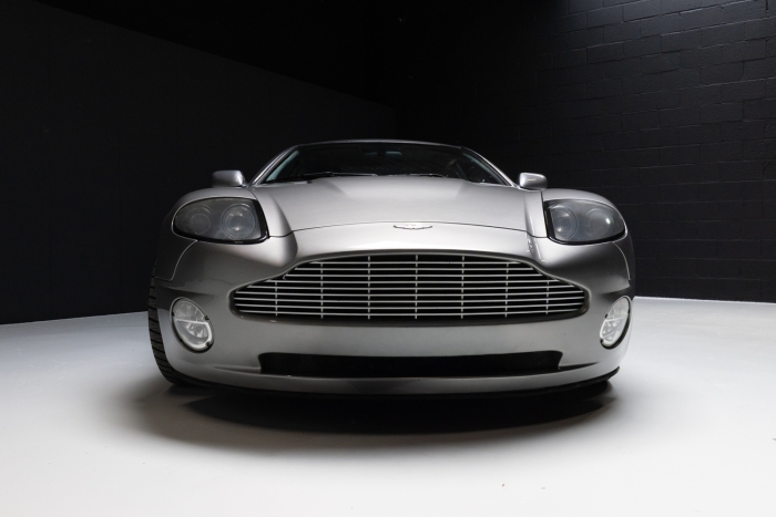 Aston Martin Vanquish V12