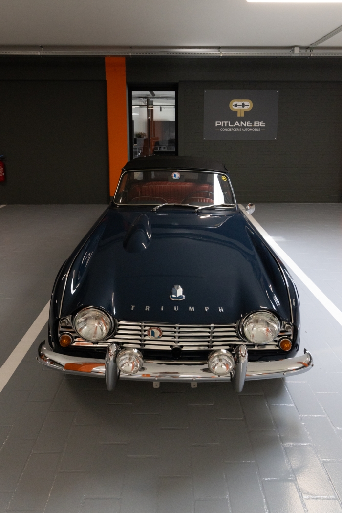 Triumph TR4 