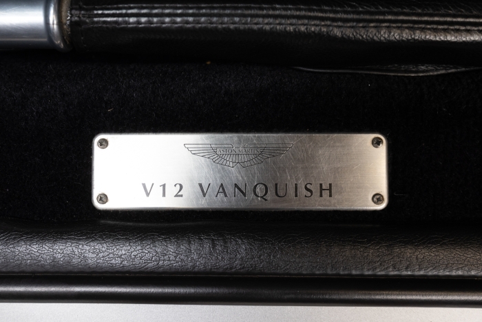 Aston Martin Vanquish V12