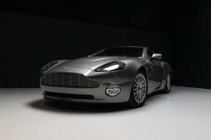 Aston Martin Vanquish V12
