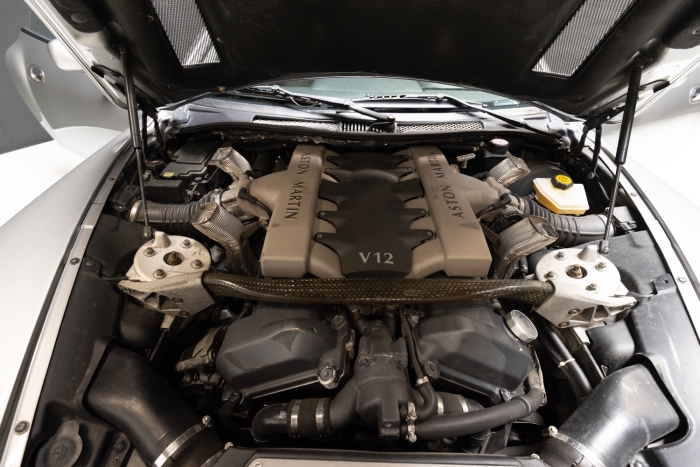 Aston Martin Vanquish V12