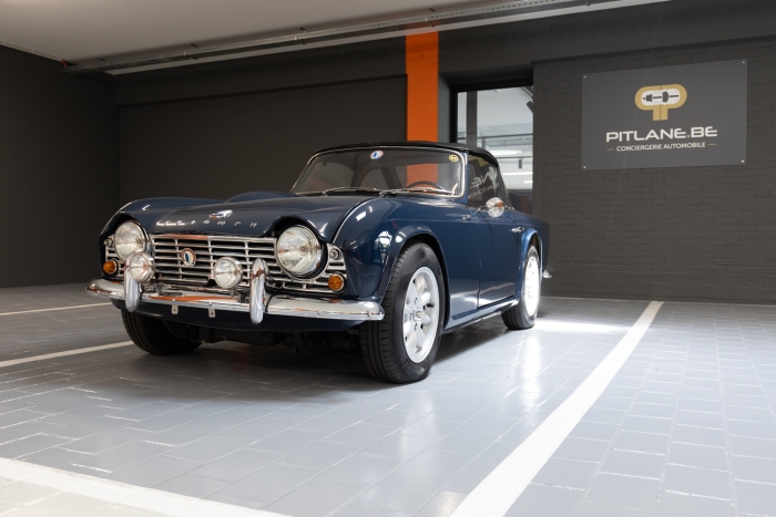 Triumph TR4 